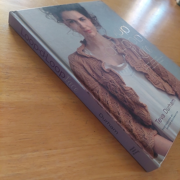 Loop-de-Loop Lace 30 Lace Designs for Knitters Book - Picture 3 of 6